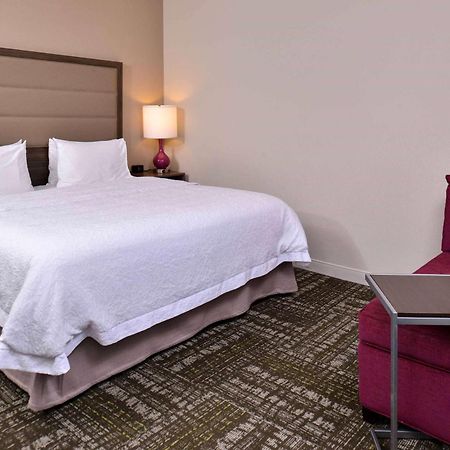 Hampton Inn&Suites Dallas Market Center Buitenkant foto
