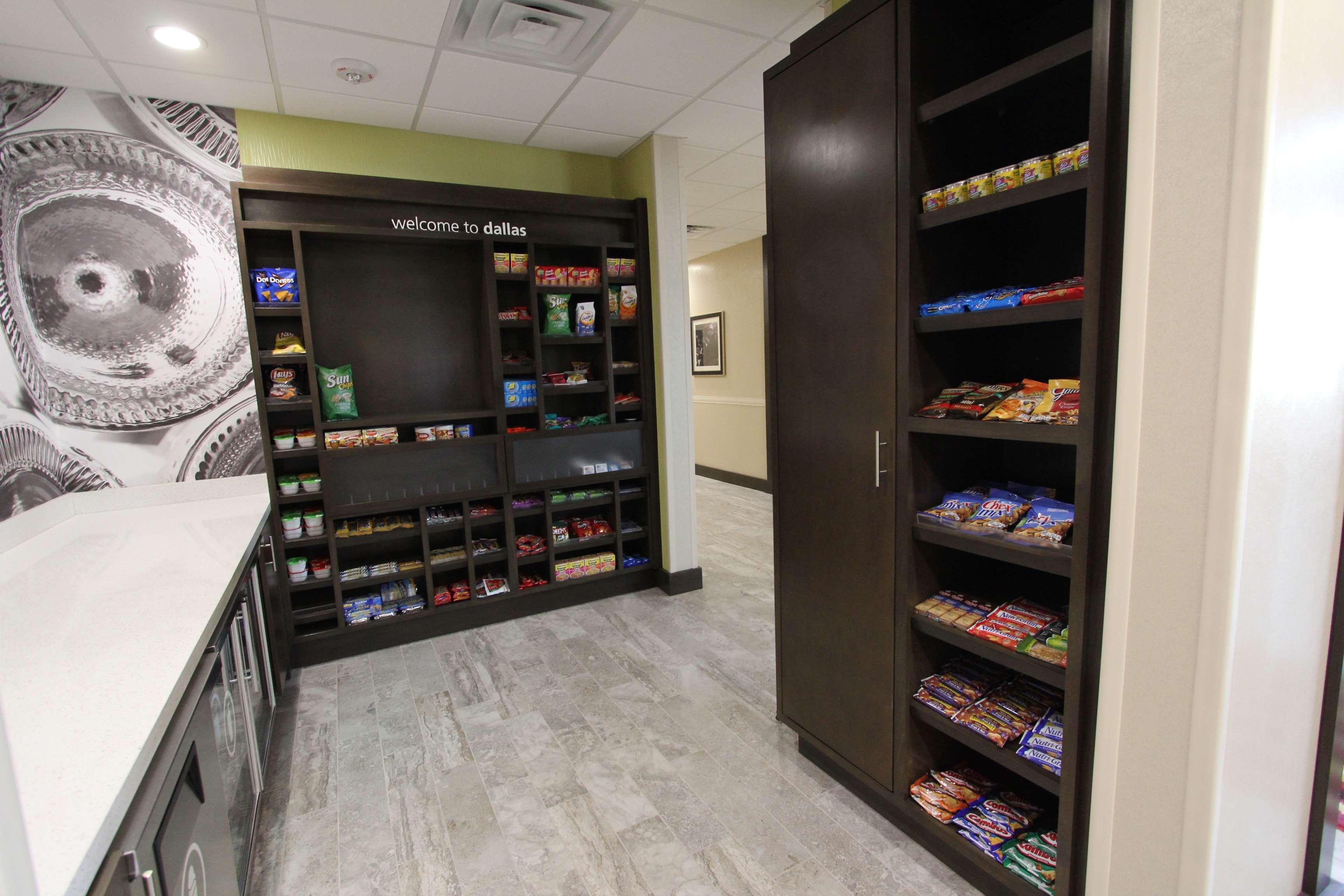 Hampton Inn&Suites Dallas Market Center Buitenkant foto