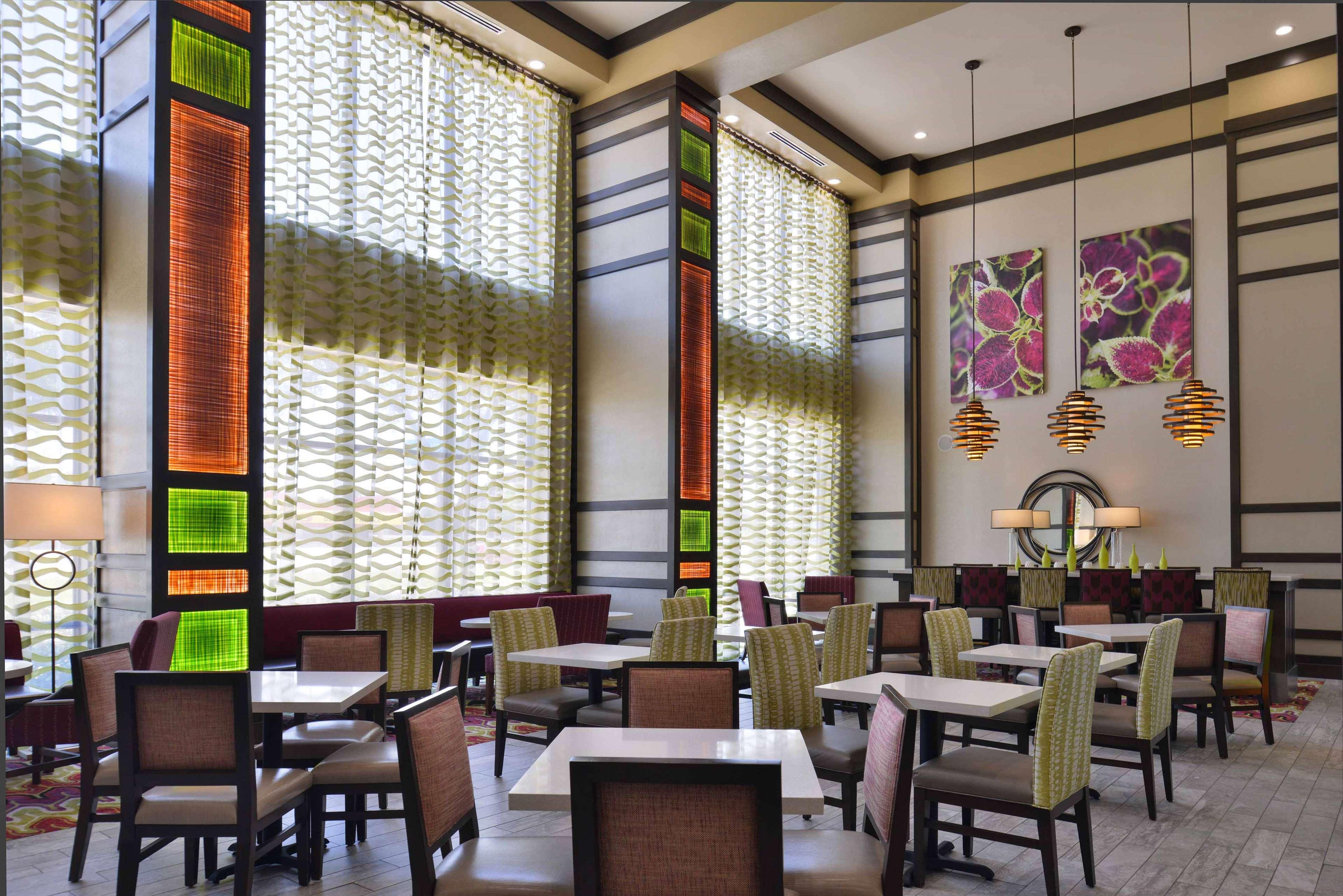 Hampton Inn&Suites Dallas Market Center Buitenkant foto