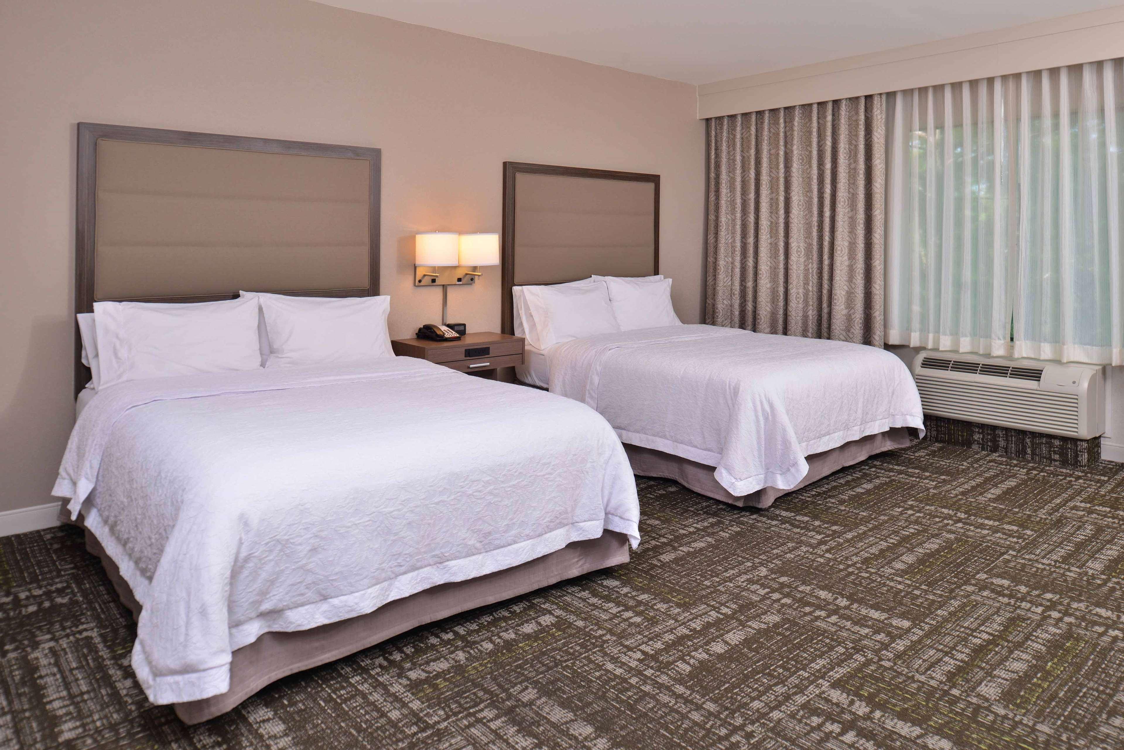 Hampton Inn&Suites Dallas Market Center Buitenkant foto