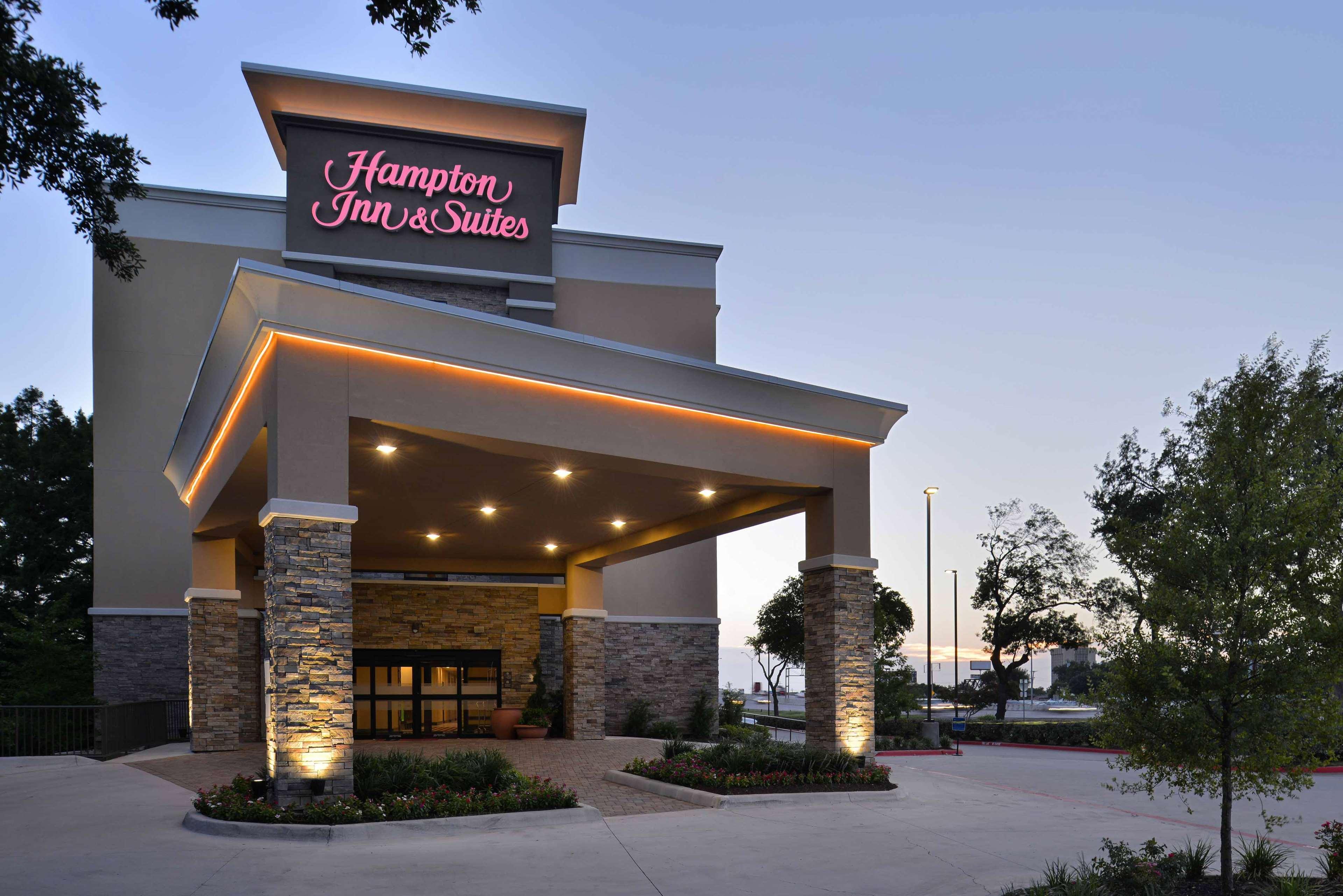 Hampton Inn&Suites Dallas Market Center Buitenkant foto