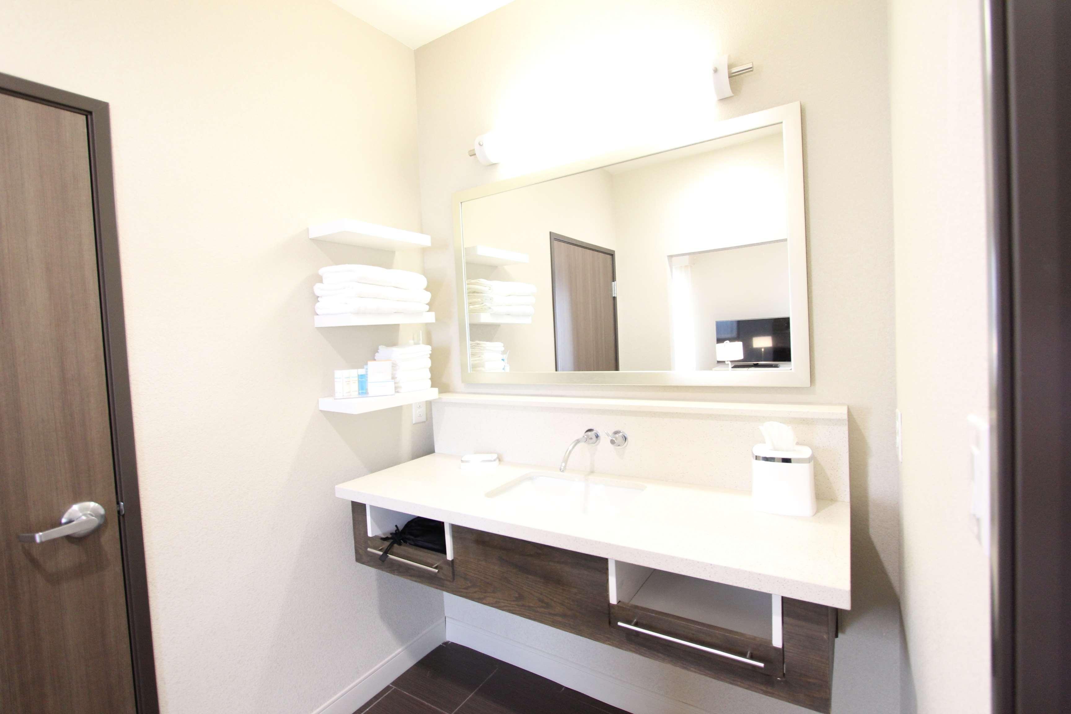 Hampton Inn&Suites Dallas Market Center Buitenkant foto
