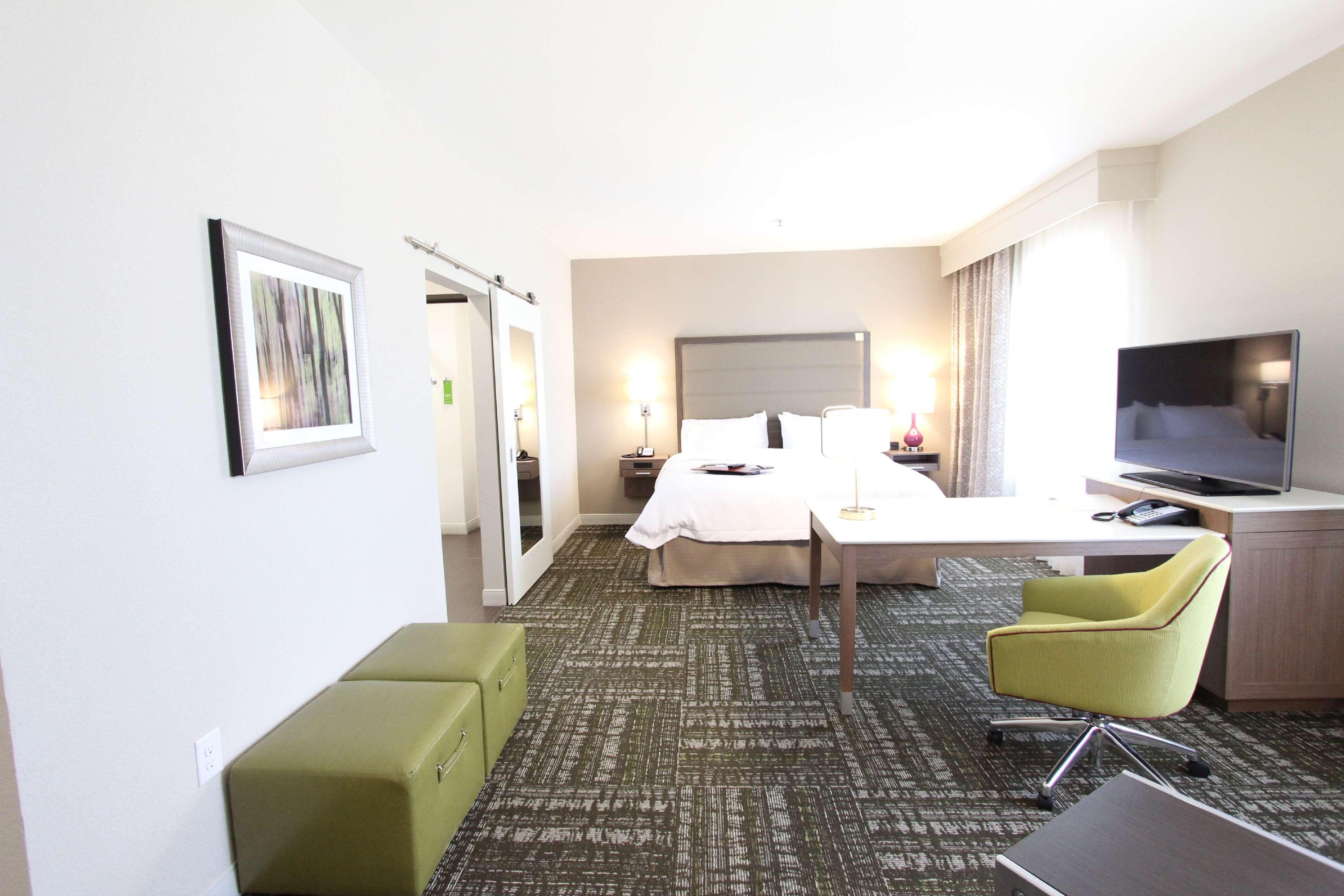 Hampton Inn&Suites Dallas Market Center Buitenkant foto