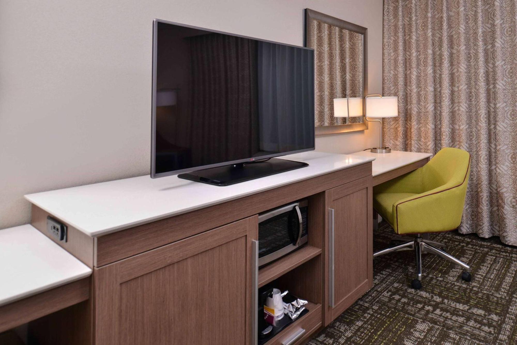 Hampton Inn&Suites Dallas Market Center Buitenkant foto
