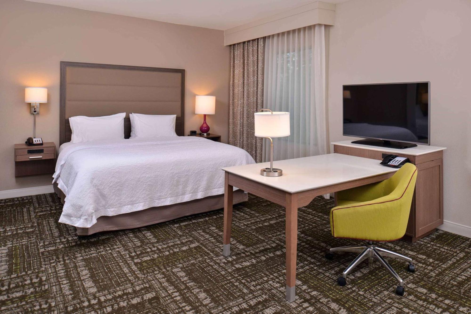 Hampton Inn&Suites Dallas Market Center Buitenkant foto
